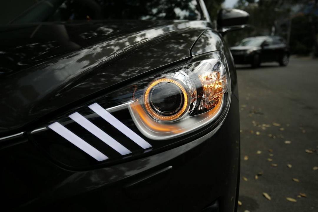 Độ đèn xe ô tô giúp tăng cường độ sáng khi đang lái xe